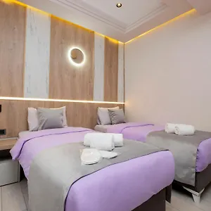 Hotel Lavender Airport